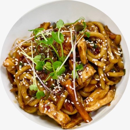 120/300 g Udon rezance s kuracím mäsom a teriyaki omáčkou