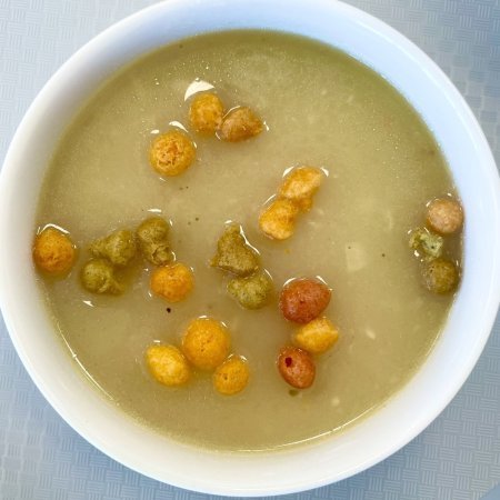 Cesnaková krémová so smaženou závarkou